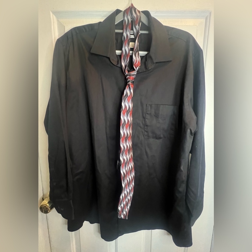 Van Heusen Black Shirt with Patterned Tie